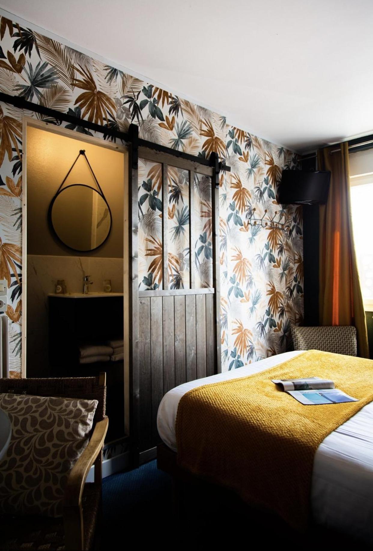 Hotel Des Pins Жулувил-ле-Пен Екстериор снимка