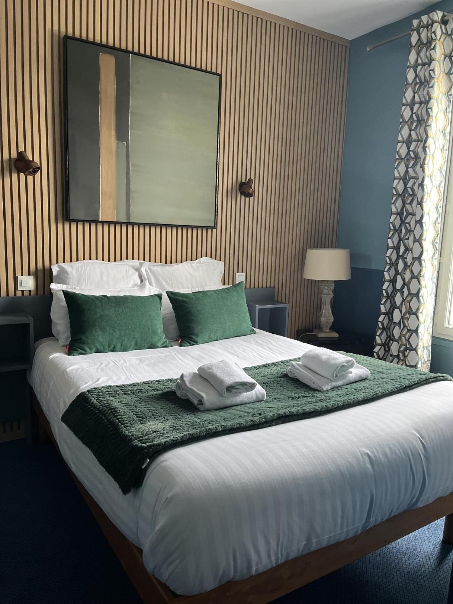 Hotel Des Pins Жулувил-ле-Пен Стая снимка